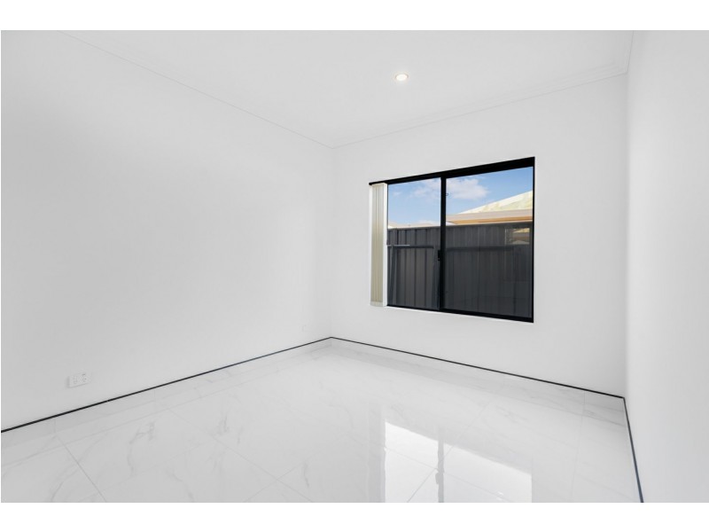 8 Llorens Way, Southern River WA 6110