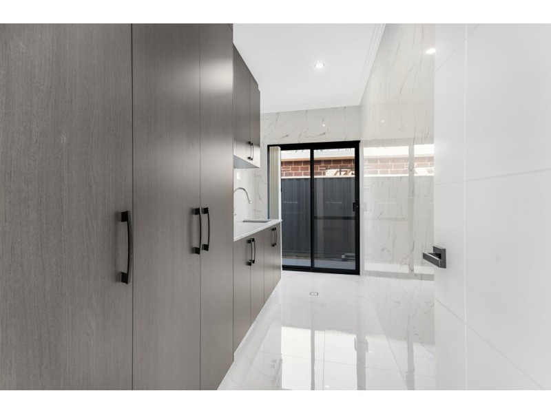 8 Llorens Way, Southern River WA 6110