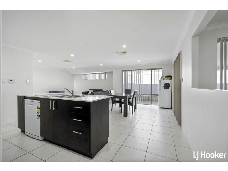 32 Somerford Promenade, Wellard WA 6170