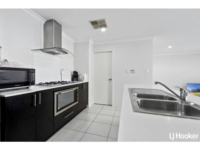 32 Somerford Promenade, Wellard WA 6170