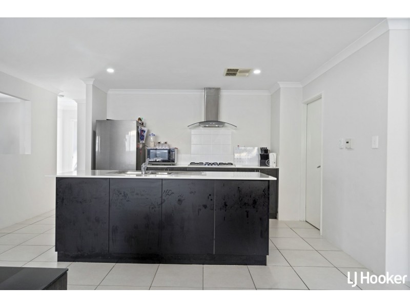 32 Somerford Promenade, Wellard WA 6170