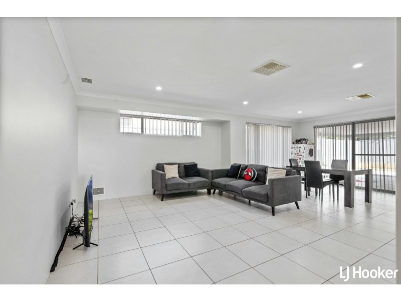 32 Somerford Promenade, Wellard WA 6170