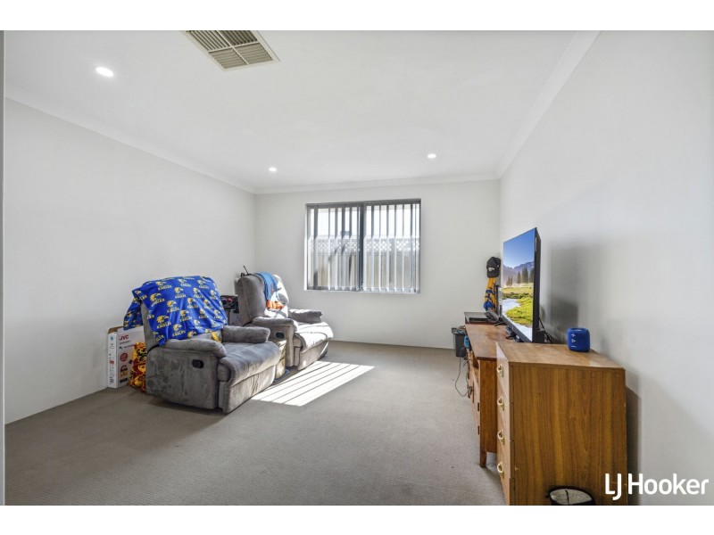 32 Somerford Promenade, Wellard WA 6170
