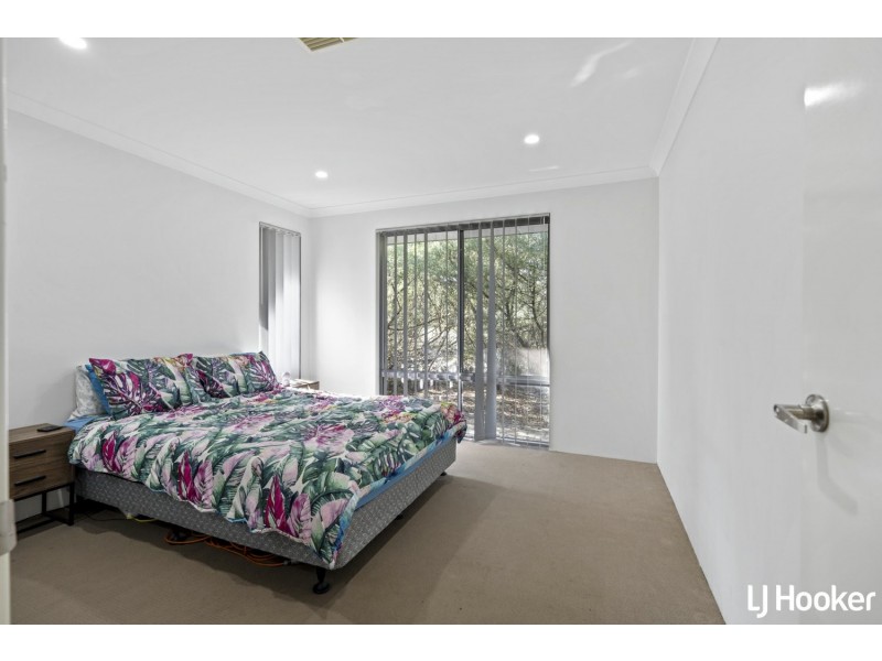 32 Somerford Promenade, Wellard WA 6170