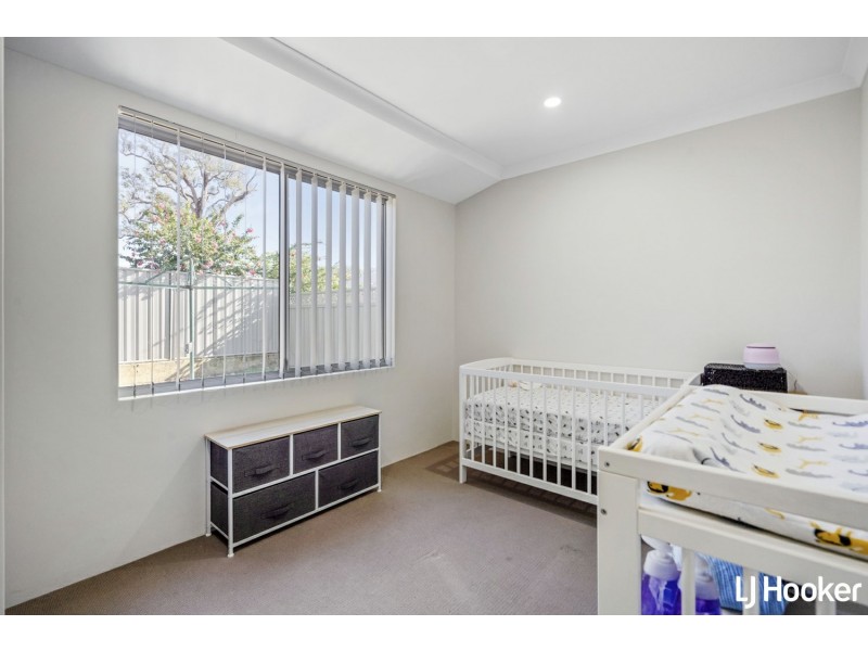 32 Somerford Promenade, Wellard WA 6170