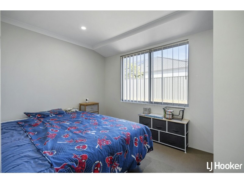 32 Somerford Promenade, Wellard WA 6170