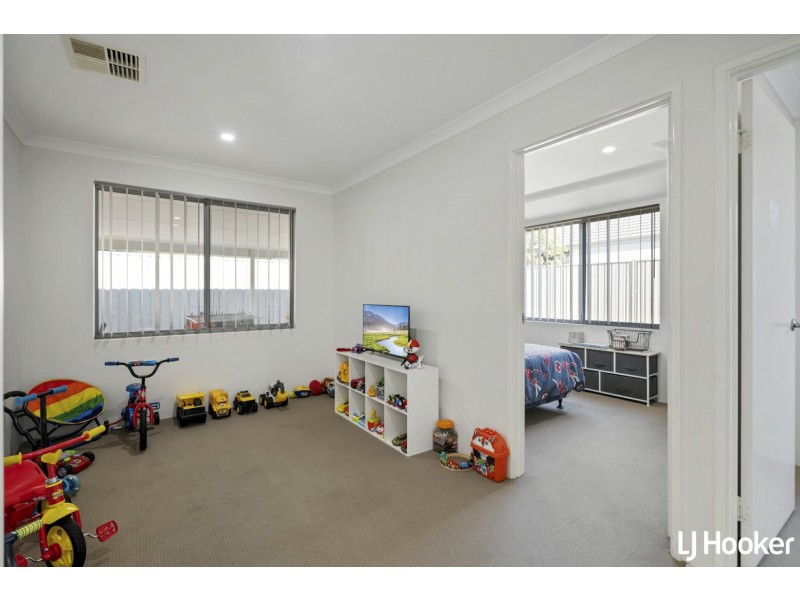 32 Somerford Promenade, Wellard WA 6170