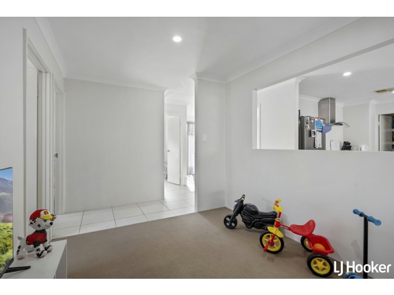 32 Somerford Promenade, Wellard WA 6170