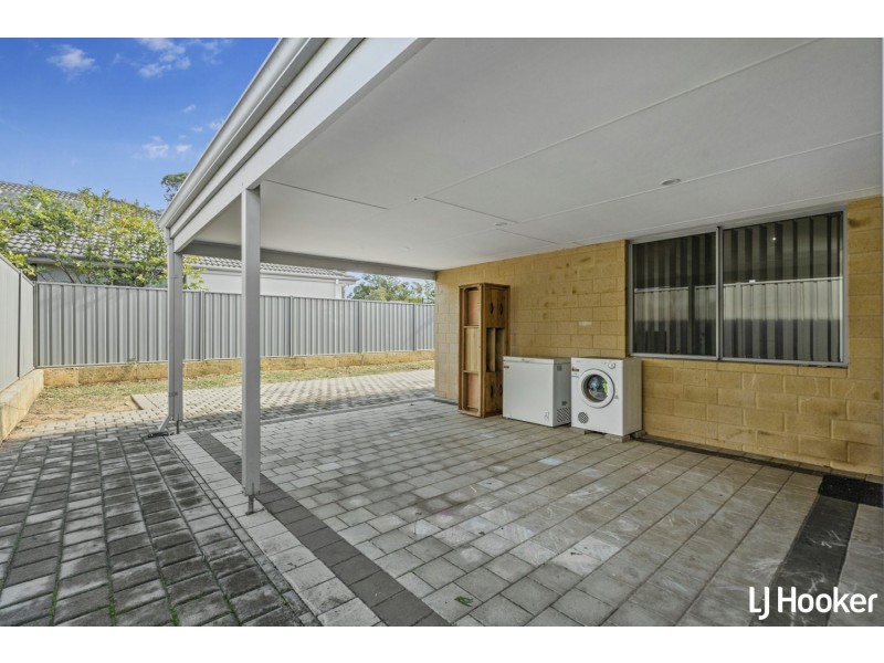 32 Somerford Promenade, Wellard WA 6170