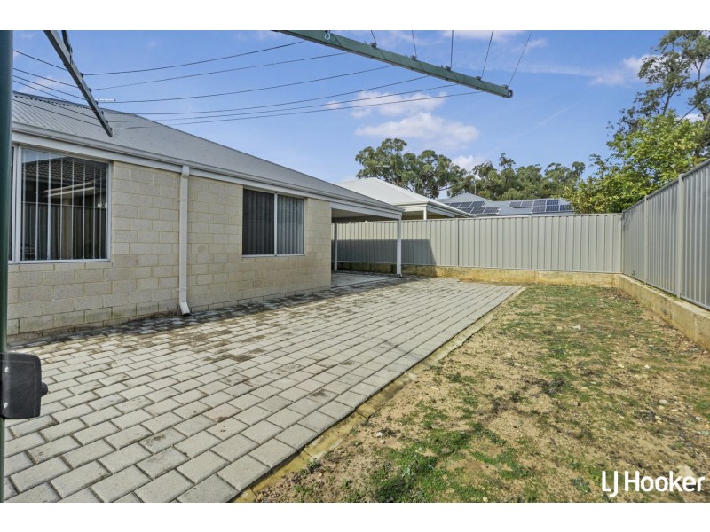32 Somerford Promenade, Wellard WA 6170