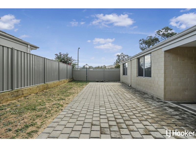 32 Somerford Promenade, Wellard WA 6170