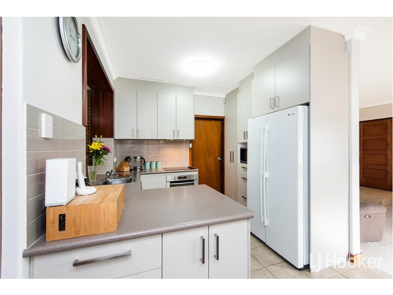 10 Anderson Way, Thornlie WA 6108