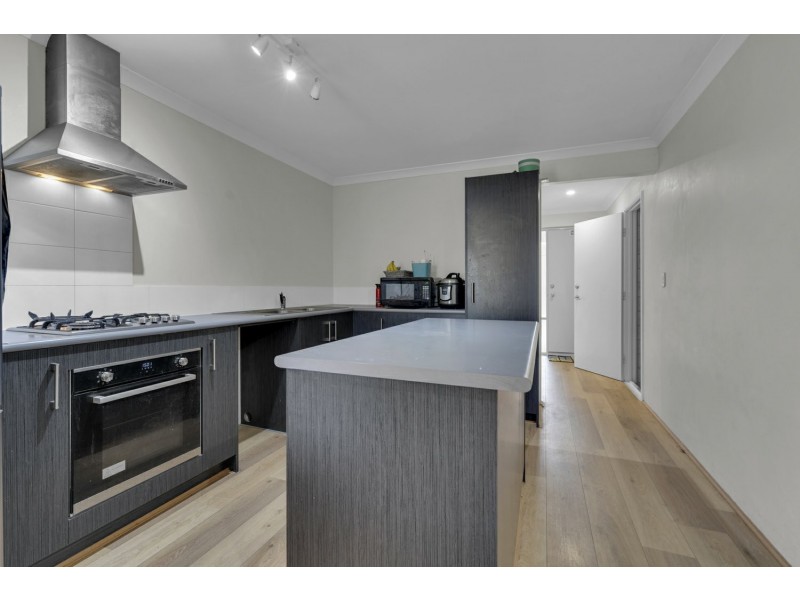 28B Lyrebird Way, Thornlie WA 6108