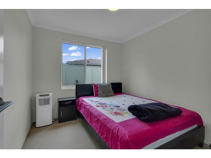 28B Lyrebird Way, Thornlie WA 6108