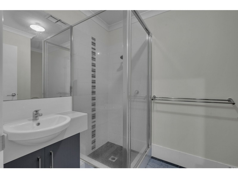 28B Lyrebird Way, Thornlie WA 6108