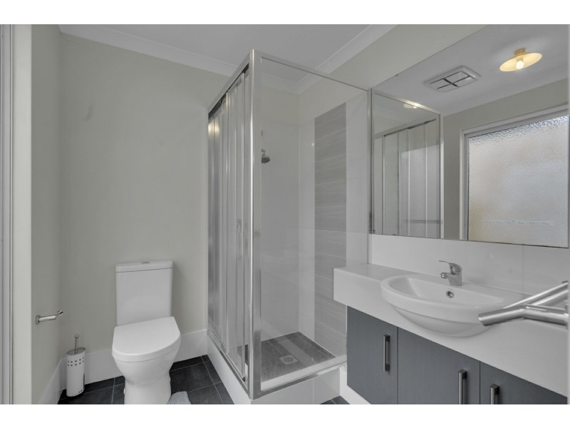 28B Lyrebird Way, Thornlie WA 6108