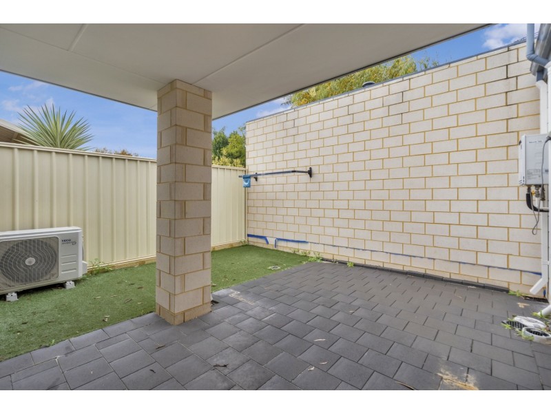 28B Lyrebird Way, Thornlie WA 6108