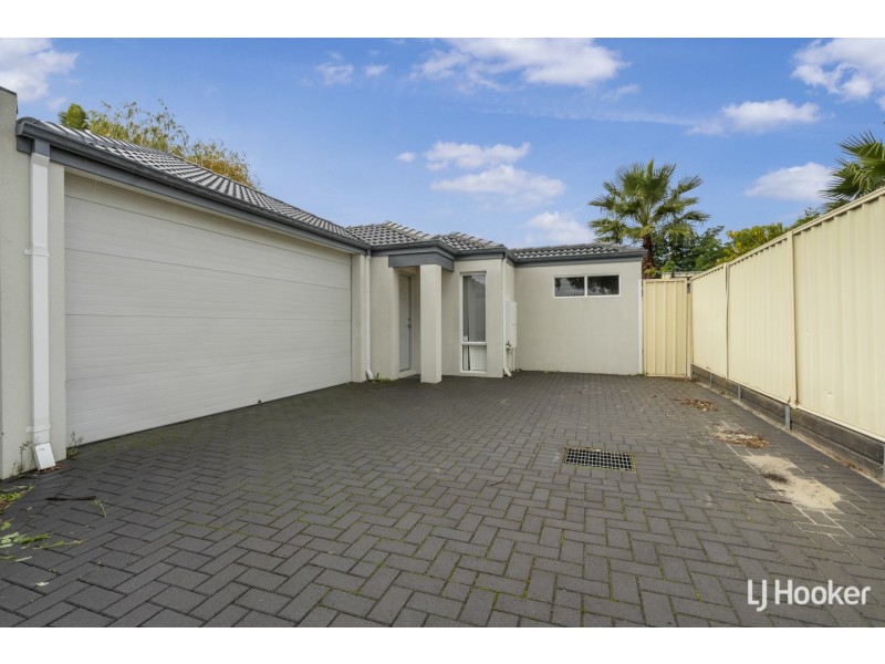 28C Lyrebird Way, Thornlie WA 6108