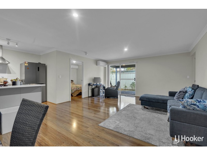 28C Lyrebird Way, Thornlie WA 6108