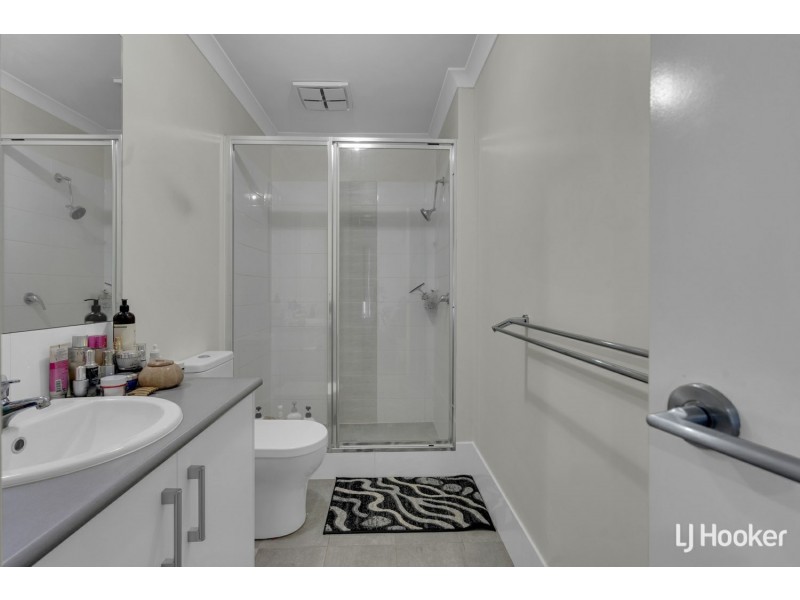 28C Lyrebird Way, Thornlie WA 6108