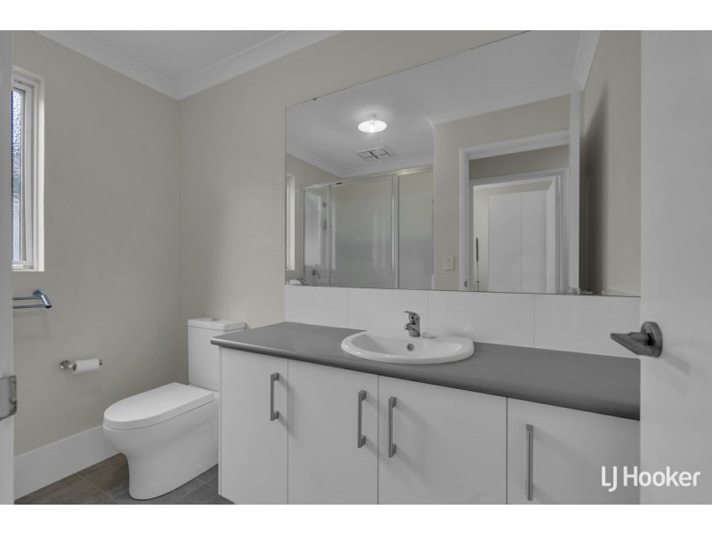 28C Lyrebird Way, Thornlie WA 6108