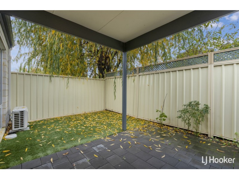 28C Lyrebird Way, Thornlie WA 6108