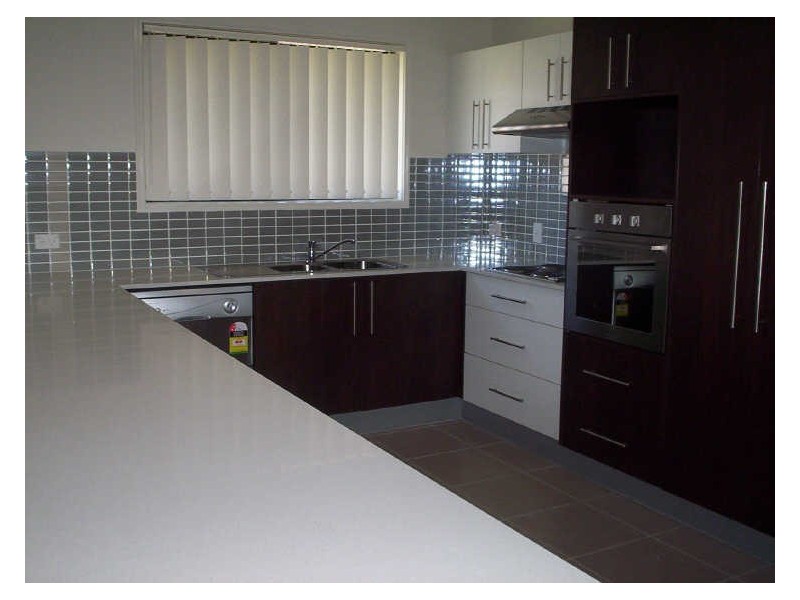 16 Zoe Place, Moggill QLD 4070