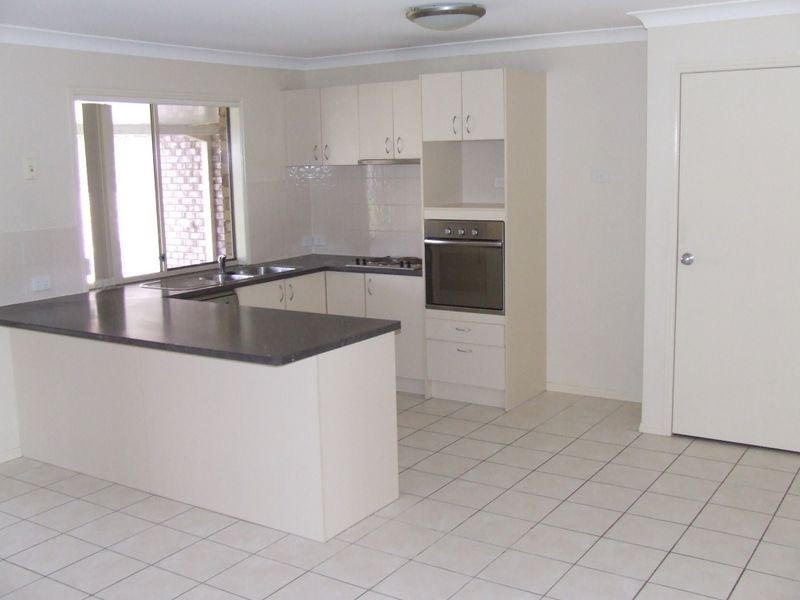 8 Malanda Court, North Lakes QLD 4509