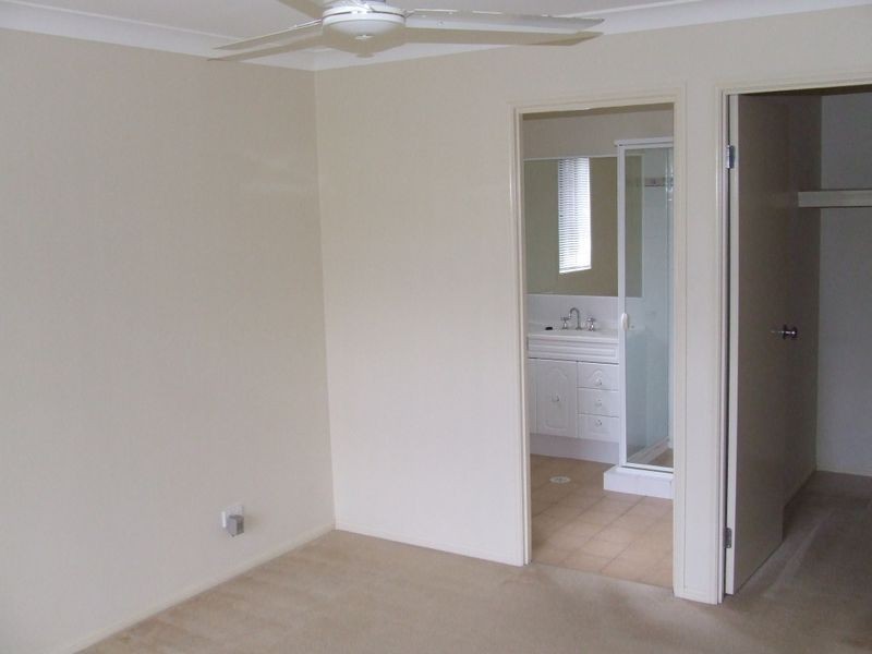8 Malanda Court, North Lakes QLD 4509