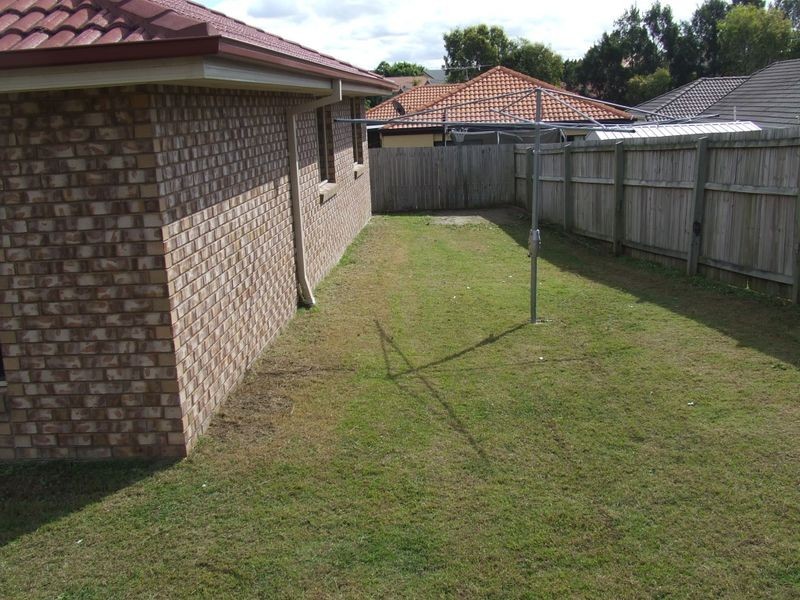 8 Malanda Court, North Lakes QLD 4509