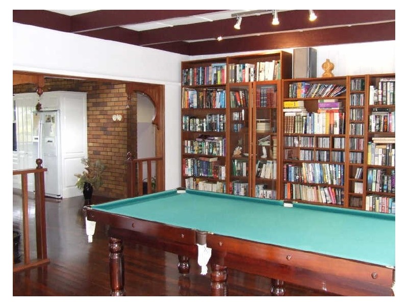 Arana Hills QLD 4054