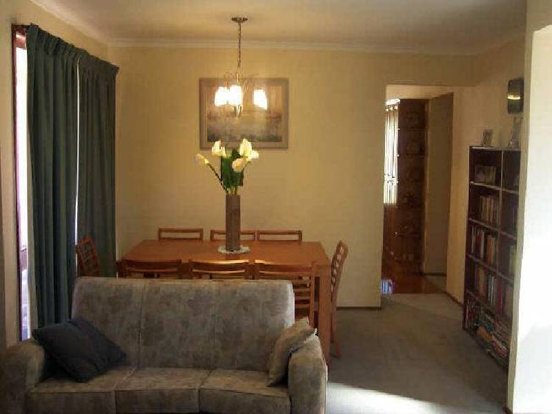 28 Sinatra Crescent, Mcdowall QLD 4053