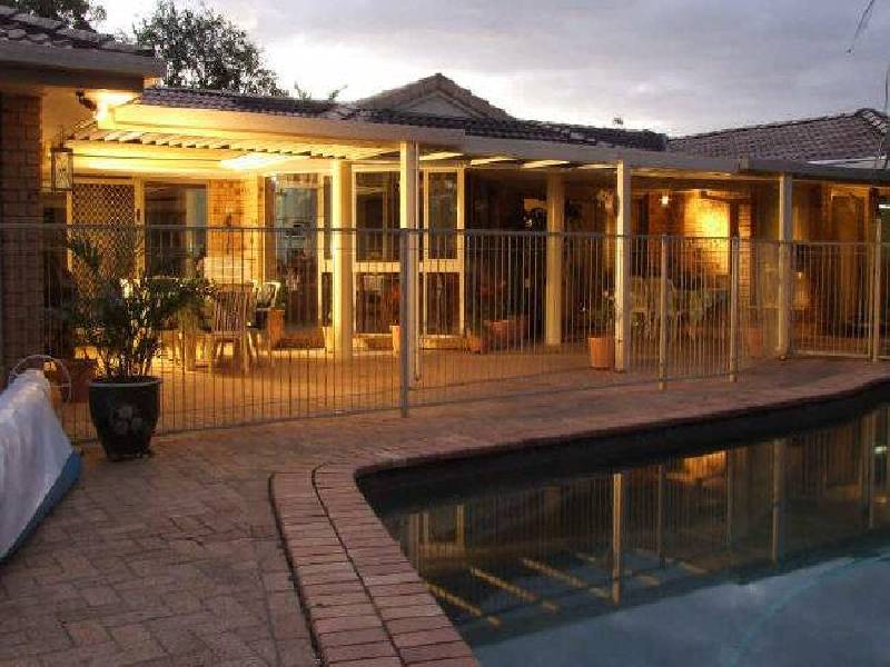 8 Selleck Close, Mcdowall QLD 4053