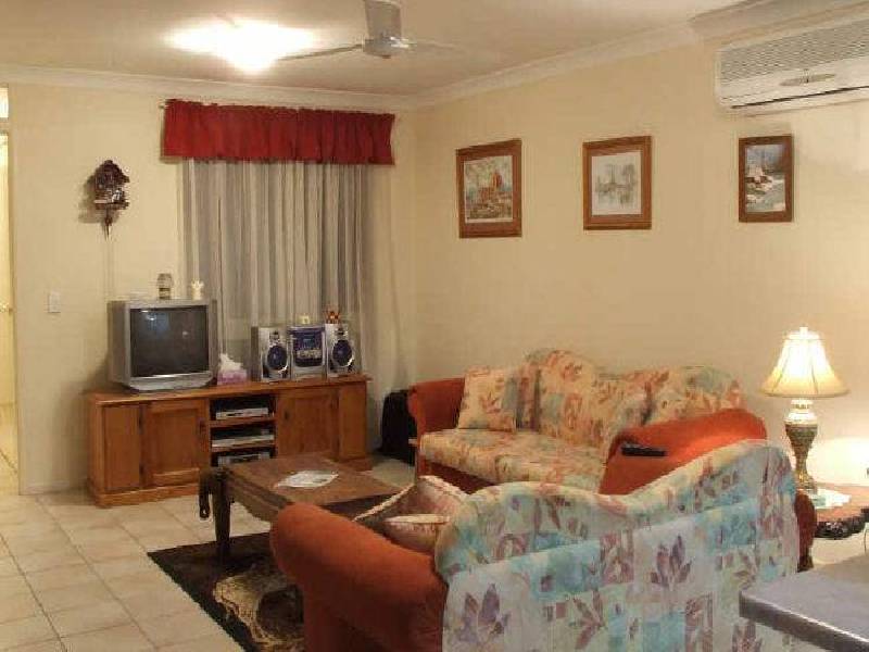 8 Selleck Close, Mcdowall QLD 4053