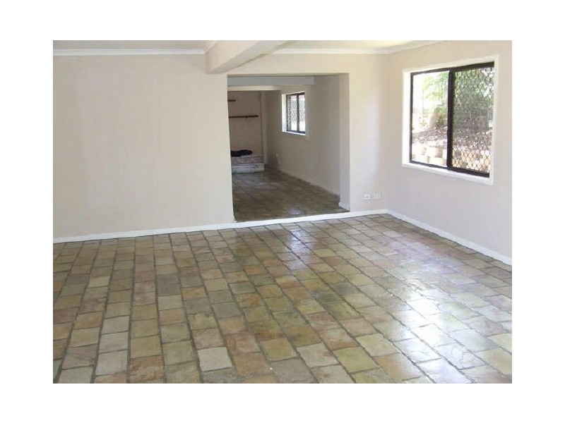 Arana Hills QLD 4054