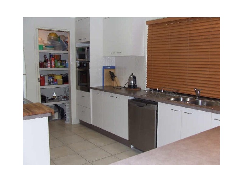 2 Cabarita Crescent, Eatons Hill QLD 4037