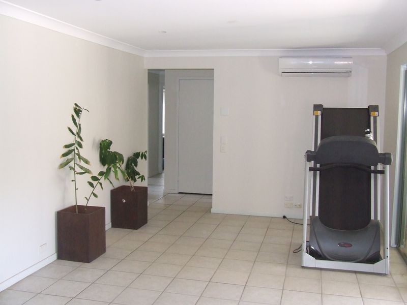 12 Kyeamba Close, Upper Kedron QLD 4055
