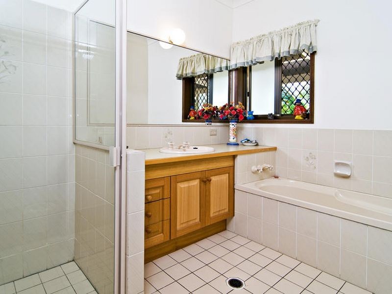 1 Pinecone Court, Bunya QLD 4055