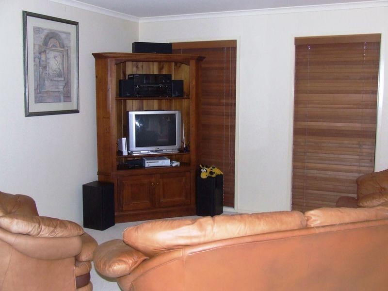 15 Van Dyke Crescent, Mcdowall QLD 4053