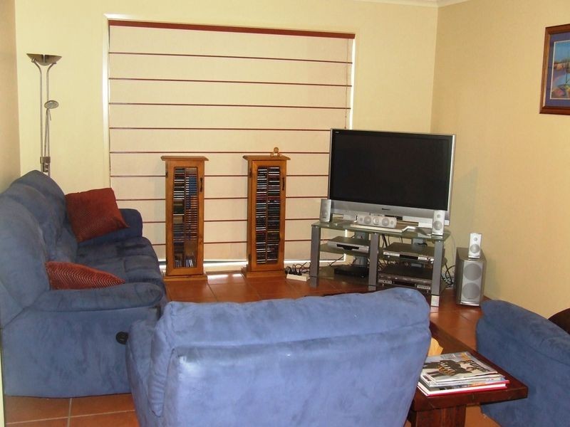 15 Van Dyke Crescent, Mcdowall QLD 4053