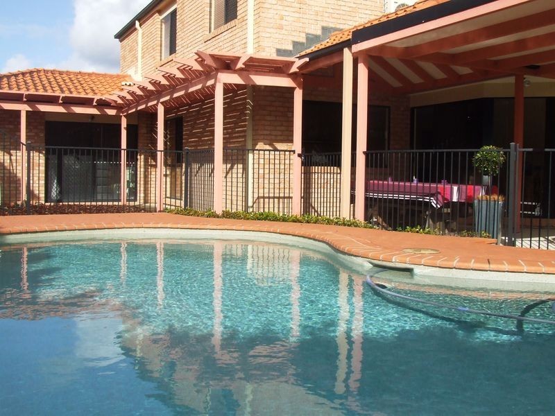 15 Van Dyke Crescent, Mcdowall QLD 4053