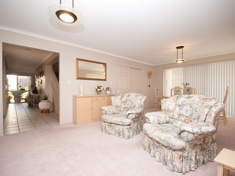 40 Redford Crescent, Mcdowall QLD 4053