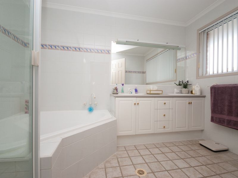 40 Redford Crescent, Mcdowall QLD 4053