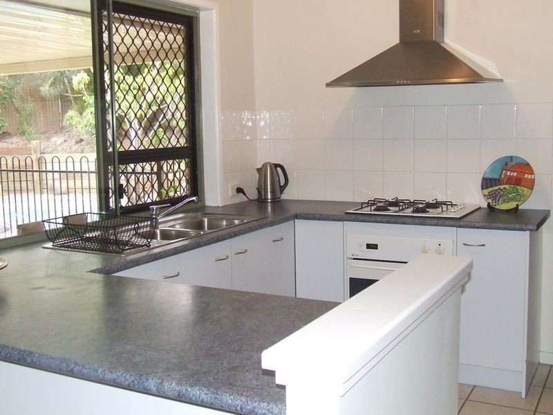 12 Kyeamba Close, Upper Kedron QLD 4055