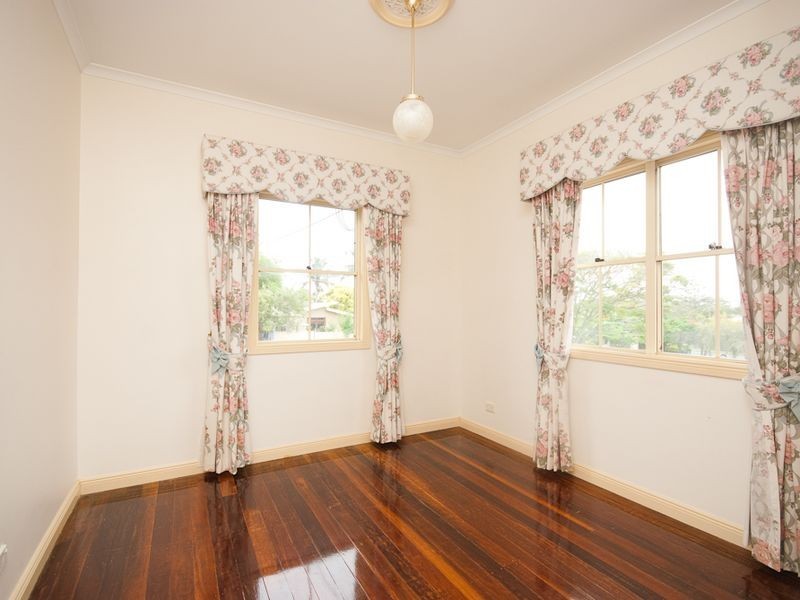42 Garnet Street, Scarborough QLD 4020