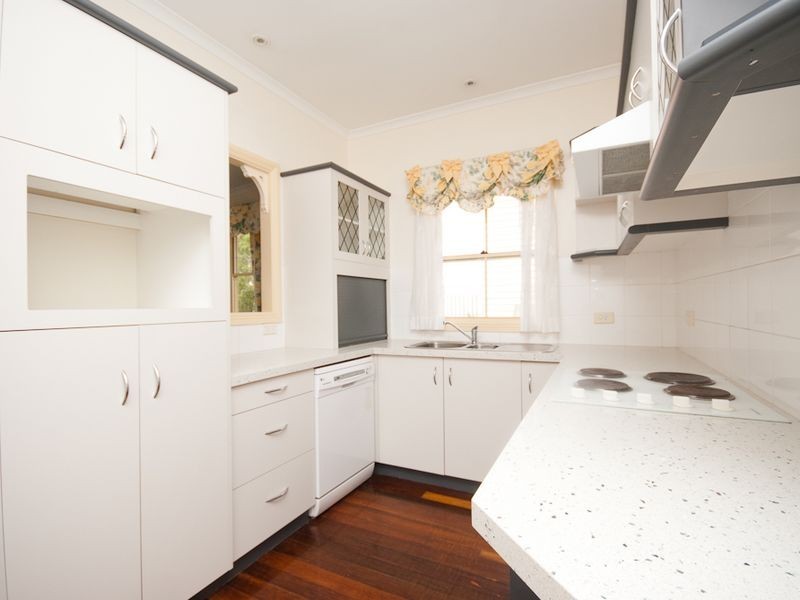 42 Garnet Street, Scarborough QLD 4020