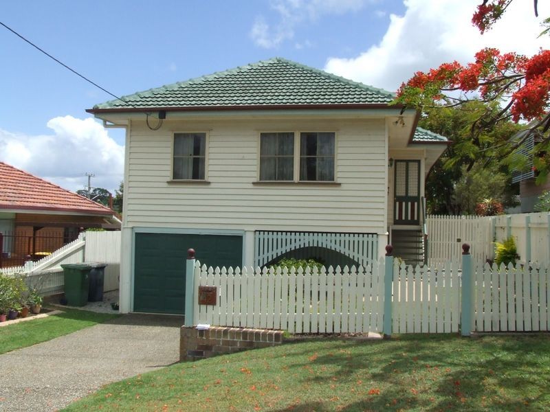 42 Garnet Street, Scarborough QLD 4020