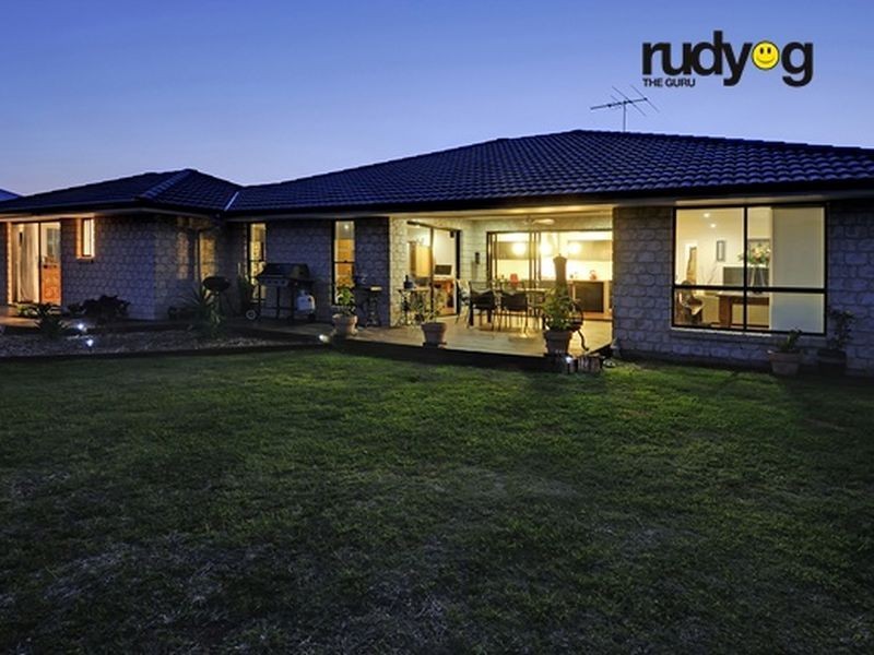 15 Ladbroke Close, Carseldine QLD 4034