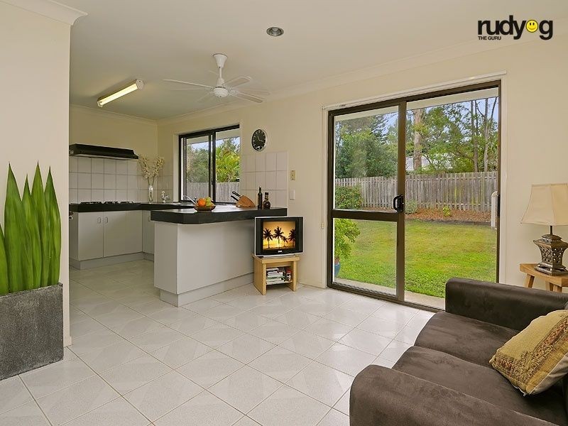 23 Greenford Street, Chapel Hill QLD 4069