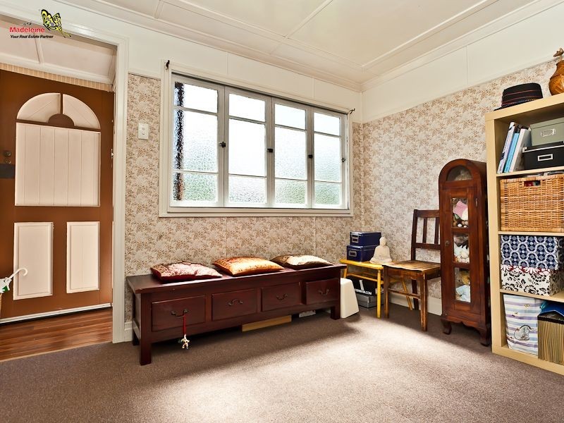 8 Clegg Parade, Newmarket QLD 4051